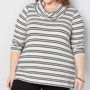 Avenue Women's Black and White Striped Crawl Neck Plus Size Top Size 18/20